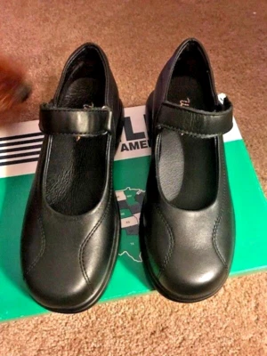 Girls School Shoes  Black Leather Willits  Kasha NEW  Youth Girls Size 6  M - Image 1 of 4