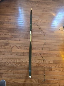 Bear Kodiak Hunter 46 lbs right hand recurve bow - Picture 1 of 13