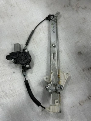 window regulator with motor Right Front Door 2014 Mazda 3 Foto 1 de 2