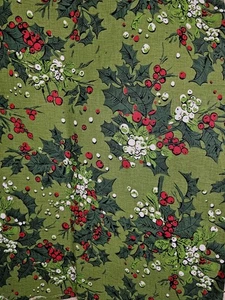 Vintage Christmas Fabric Holly & Berries 56"x52" - Picture 1 of 3