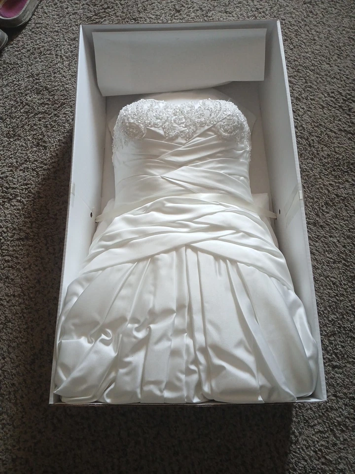 Vestido de novia David's talla 8 LIMPIO Y CONSERVADO Foto 1 de 4