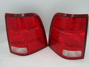 Luces traseras laterales para conductor y pasajeros Ford Explorer 2002-2005 fabricante de equipos originales 1 L2X-138505-8 - Imagen 1 de 6