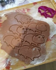 Guinea Pig Hamster Cookie Pastry Biscuit Cutter Icing Fondant Baking Clay Cute - Picture 1 of 2
