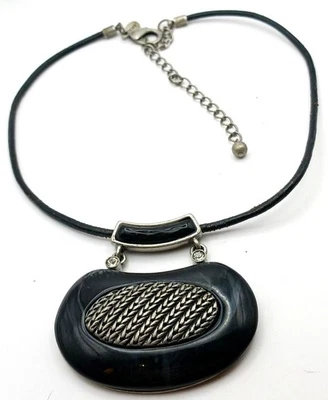 Collar Colgante Chicos Tono Piedra Negra y Plata Detalle Trenzado En Cordón Ajustable #4R Foto 1 de 4