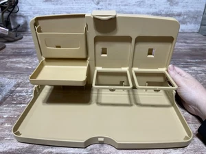HSN Reise Auto Stummer Diener Tablett Getränkehalter hellbraun (befestigt an Sitzrückseite) Kunststoff NEU - Bild 1 von 3