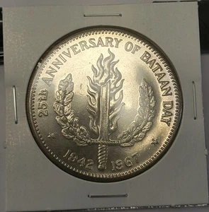 1967 Silber One Peso Philippinen. 25th Anniversary Of Bataan Day. .800 Silber. - Bild 1 von 2