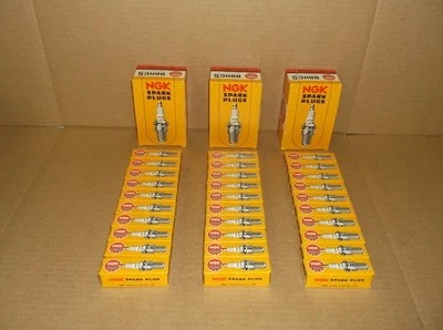 30 NGK B8HCS Sparkplugs for Kawasaki F6, KE100, G5, KH100, KS125 & F8 - Image 1 of 4