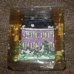 VTG, "VICTORIAN HOUSE," CANDLE, (5.8" x 4.2" x 6.0") New/Original Plastic Box - Picture 1 of 4