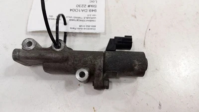 Válvula de control de aceite de engranaje de distribución variable Nissan Máxima culata solenoide 2004 Foto 1 de 4