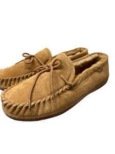 NEW LAMO Men's Size 11 Moccasin Fleece Slipper Chestnut Moc Slippers with Lace - Picture 1 of 12