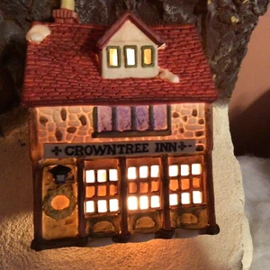 Dept. 56 Heritage Shops Of Dickens Village "The Crown Inn” - Picture 1 of 11