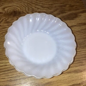 Vintage Anchor Hocking Gold Rim Scalloped Milk Glass Swirl  Bowl 4-3/4" D. - Picture 1 of 3