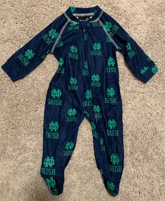 Notre Dame Bebé Lote 2- Wes And Willy Bebé Body 6M Gen2 Pies Dormir 3M Foto 1 de 4