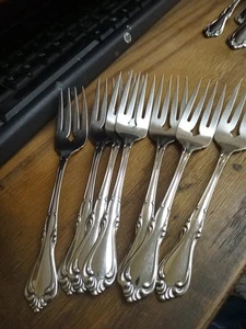 Wm Rogers Oneida Stainless Sutton Place 6.25" Salad Forks (Set Of 7) - Picture 1 of 3