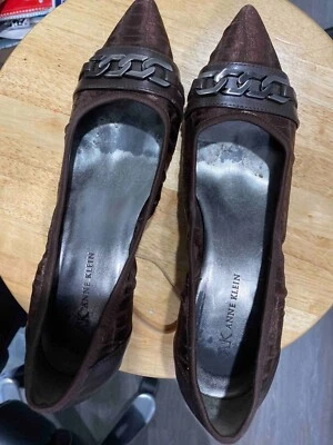 Anne Klein Brown Fabric Pumps w/ Kitten Heel & Buckle Size 7M - Image 1 of 4
