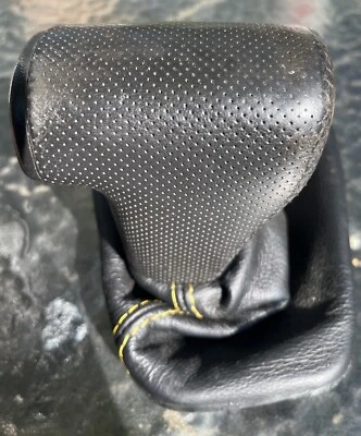 Mango y bota de palanca de cambios Hummer H3 Foto 1 de 4