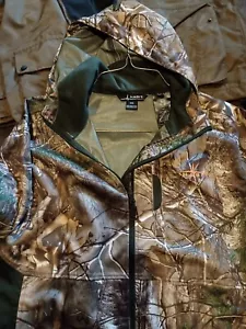 Habit Realtree Camouflage rain / wind jacket w/Hood. Sz Medium. EUC - Picture 1 of 10