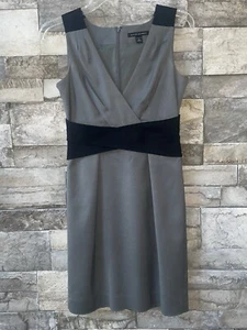 Banana Republic V-Neck Black/Grey Stretch Dress Knee Length Size 2 Fully Lined - Picture 1 of 7