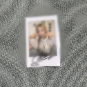 FIFTYFIFTY - Day & Night KPOP PLANET YEWON WINNER'S  autographed Polaroid - Picture 1 of 1