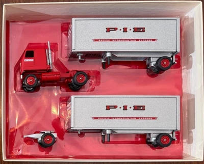P.IE. Pacific Intermountain Express Doubles 1996 Winross Trucks MS/S - Image 1 of 4