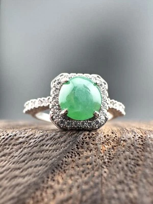 Elegante Anillo de Jadeíta Birmania Grado A con Halo de Diamantes - Banda de Plata S925 Foto 1 de 4
