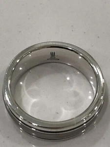 James Avery Classic Smooth Wedding Ring - Sterling Silver and Titanium Size 11.5 - Picture 1 of 7