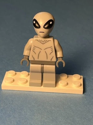 LEGO Minifigura Coleccionable Serie 6 #8827 - Alien Clásico - col081 - Ver Descripción Foto 1 de 2