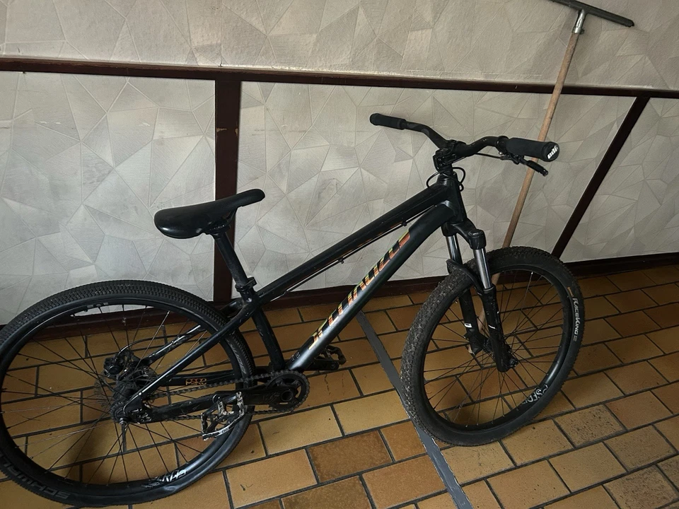 Specialized Dirt Bike - Bild 1 von 4