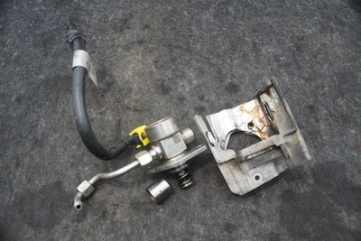 Bomba de riel de inyección de combustible de alta presión para motor Maserati Quattroporte M156 2016 Foto 1 de 4