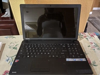 Portátil Toshiba Foto 1 de 3