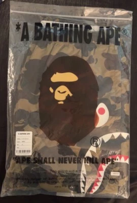 PANTALONES CORTOS DE PLAYA BAPE 1ST CAMUFLAJE LATERAL TIBURÓN PARA HOMBRE Foto 1 de 4