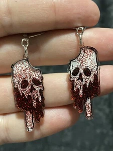 Pendientes de resina hechos a mano negros, blancos, rojos cráneo paletas colgantes brillantes - Imagen 1 de 4