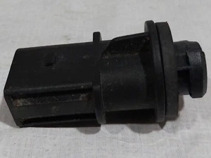 2014 to 2017 Volvo XC60 Rear Bumper Fog Lamp Corner Light Bulb Socket 31395702 - Picture 1 of 5