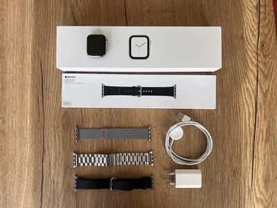Apple Watch Series 4 - Edelstahl - 40 mm - Guter Zustand - Bild 1 von 4