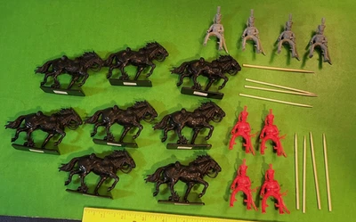 BONITO LOTE DE SOLDADOS NAPOLEÓNICOS MONTADOS EN TIMPO EN ROJO Y GRIS......... Foto 1 de 4