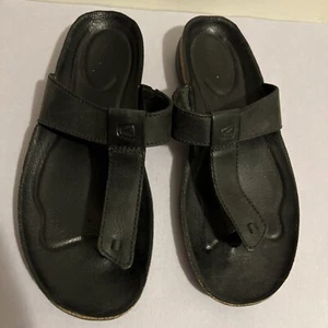 Keen Womens Size 6.5  Dauntless Posted T-Strap Sandals Black Leather Thong EUC - Picture 1 of 7