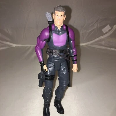 Figura Marvel Diamond Select - Legends HAWKEYE Disney Exclusiva 7" Foto 1 de 4