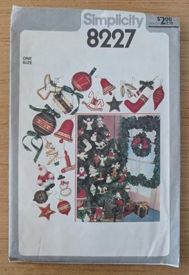 Simplicity 8227 Christmas Wreath Holly Ornament Pattern One Size Uncut - Image 1 of 2