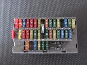 PEUGEOT 306 (93-02) FUSEBOX 9627368680 - Picture 1 of 2