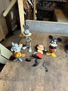 Disney Looney Toons Banana Bugs Bunny Mickey Minney R Dakin bambole figure giocattoli - Foto 1 di 22