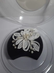 David's Bridal Headpiece Collection Embellished Feather Flower Headpiece Clip - Picture 1 of 7
