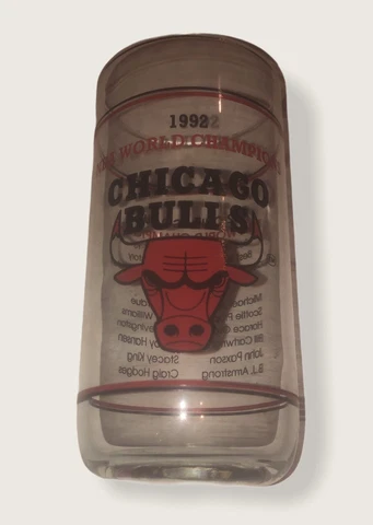 Chicago Bulls 1992 NBA World Champions Collectible Roster Glass Jordan & Pippen Cover