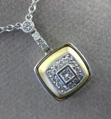 COLGANTE FLOR FILIGRANA PAVÉ CUADRADO 3D ORO DOS TONOS 18KT DIAMANTE .52CT PATRIMONIO Foto 1 de 4