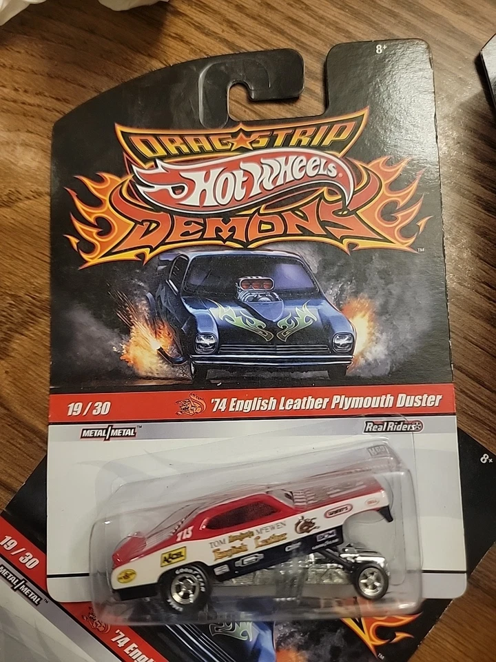 Hot Wheels 74 1974 Cuero Inglés Plymouth Plumero Tira de Arrastre Demonios Coche con RR Foto 1 de 1