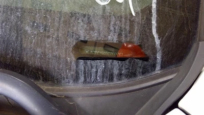 Airbag de cortina direita usado serve: 2016 Chevrolet Cruze teto dianteiro do passageiro direito - Imagem 1 de 4