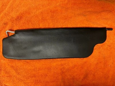 Datsun 240Z, 260Z, 280Z S30  Sunvisor / Sun Visor - right side - Imagem 1 de 2