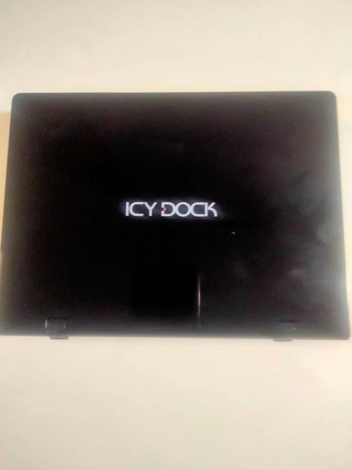 ICY DOCK MB559US-1SB 3.5" PURE BLACK SATA USB 2.0 & eSATA EXTERNAL DRIVE-USED - Image 1 of 4