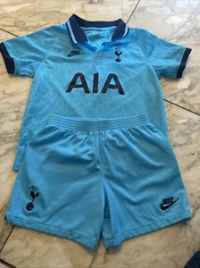 Tottenham Spurs Football Kit - Kids Small - Picture 1 of 3