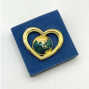 Avon Pin Heart Earth Gold Tone Vintage 2005 Brooch - Picture 1 of 3
