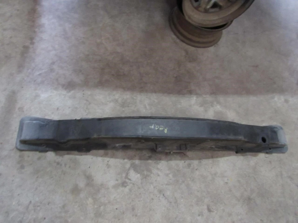 2011 2016 Hyundai Equus rear back bumper reinforcement bar rebar impact crash Foto 1 de 4